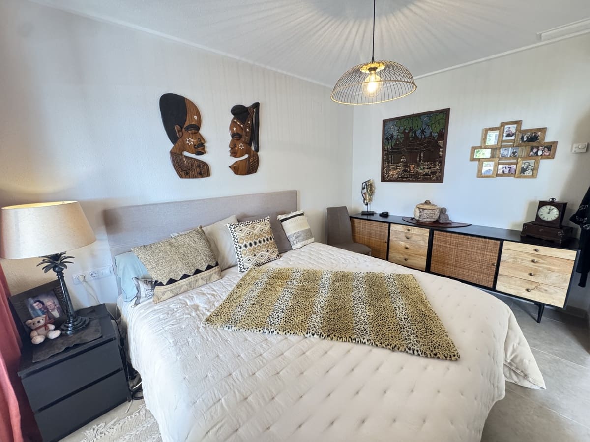 Apartamento de 2 habitaciones en Villamartin en venta - 289.000 € (Ref: 9478293)