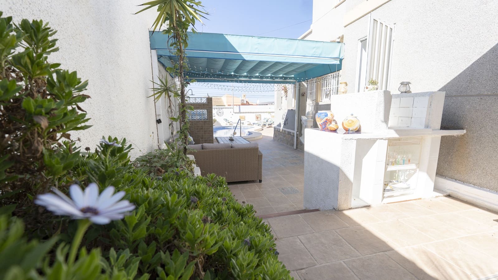 3 bedroom Villa for sale in Torrevieja with pool garage - € 335,000 (Ref: 9478300)