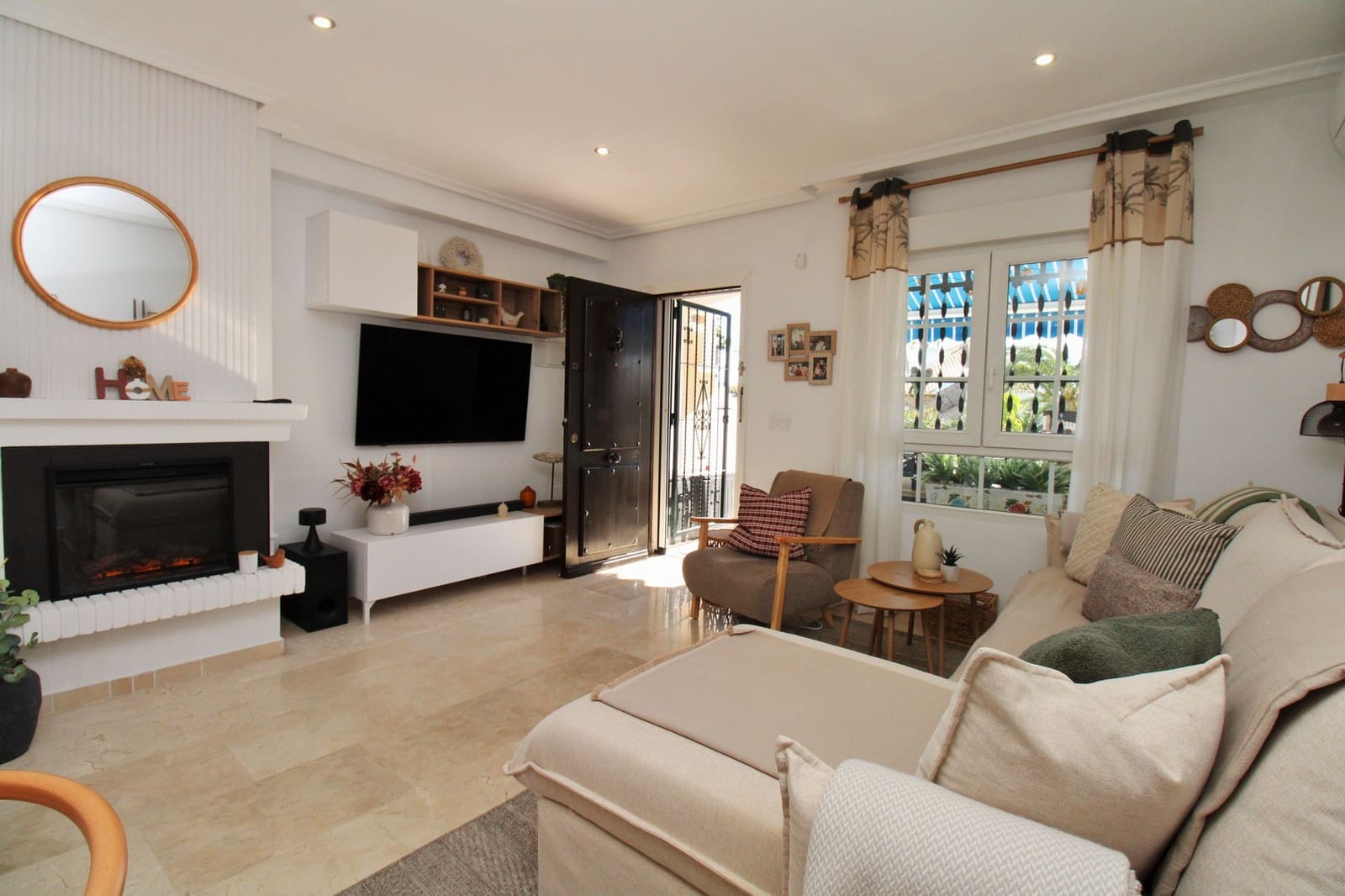 2 bedroom Townhouse for sale in Villamartin - € 244,990 (Ref: 9478369)