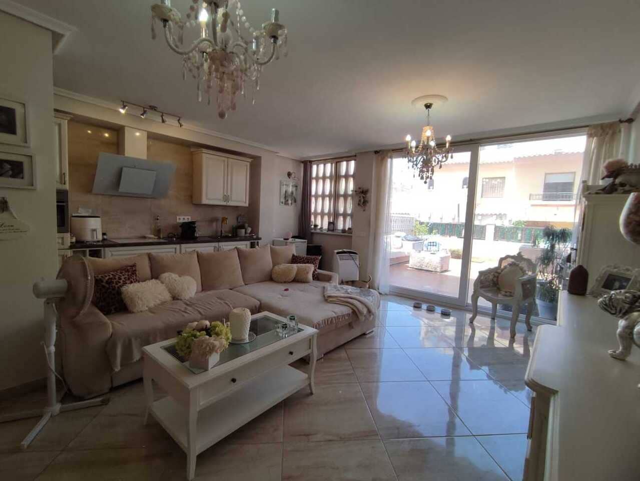 2 bedroom Townhouse for sale in La Florida with pool - € 189,995 (Ref: 9478377)