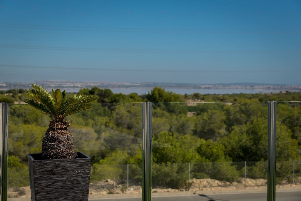 3 slaapkamer Villa te koop in Villamartin met zwembad garage - € 399.900 (Ref: 9478386)