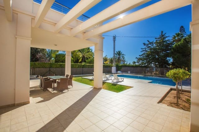 4 makuuhuone Huvila myytävänä paikassa Cabo Roig, Orihuela mukana uima-altaan 
autotalli - 2 350 000 € (Ref: 9478387)