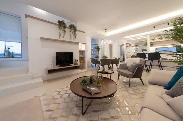 3 makuuhuone Huvila myytävänä paikassa Los Alcázares mukana uima-altaan 
autotalli - 470 930 € (Ref: 9478405)