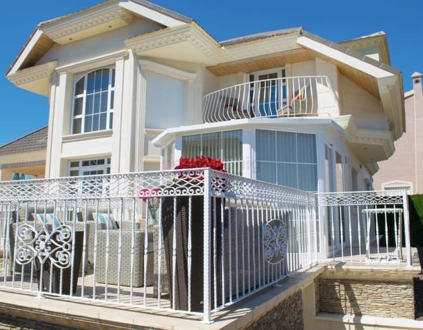 4 soveværelse Villa til salg i Ciudad Quesada, Rojales med garage - € 600.000 (Ref: 9478412)