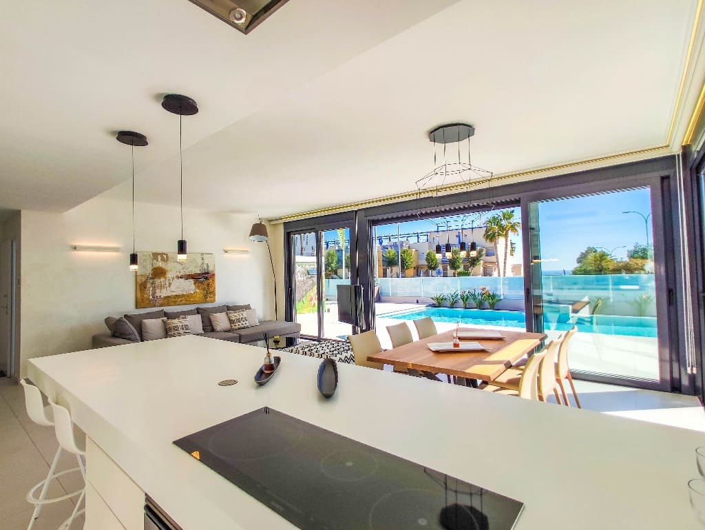 Chalet de 4 habitaciones en Dehesa de Campoamor en venta con piscina garaje - 1.050.000 € (Ref: 9478429)