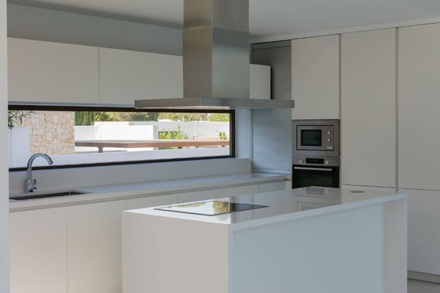 4 soveværelse Villa til salg i Moraira, Teulada-Moraira med swimmingpool - € 990.000 (Ref: 9478438)