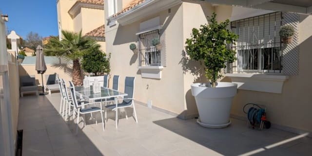 3 makuuhuone Huvila myytävänä paikassa Villamartin, Orihuela mukana uima-altaan - 489 900 € (Ref: 9478477)