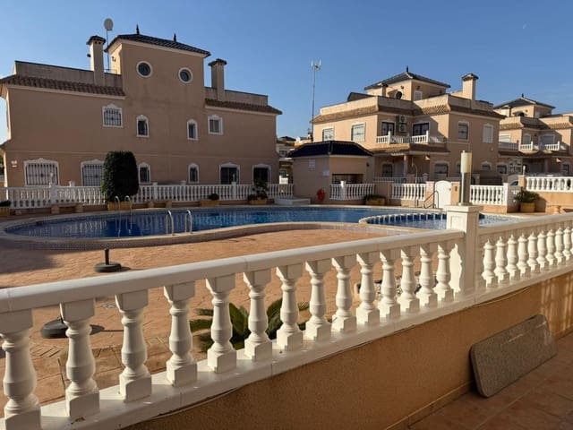 2 slaapkamer Halfvrijstaande villa te koop in Torre de la Horadada, Pilar de la Horadada met zwembad garage - € 254.900 (Ref: 9478487)