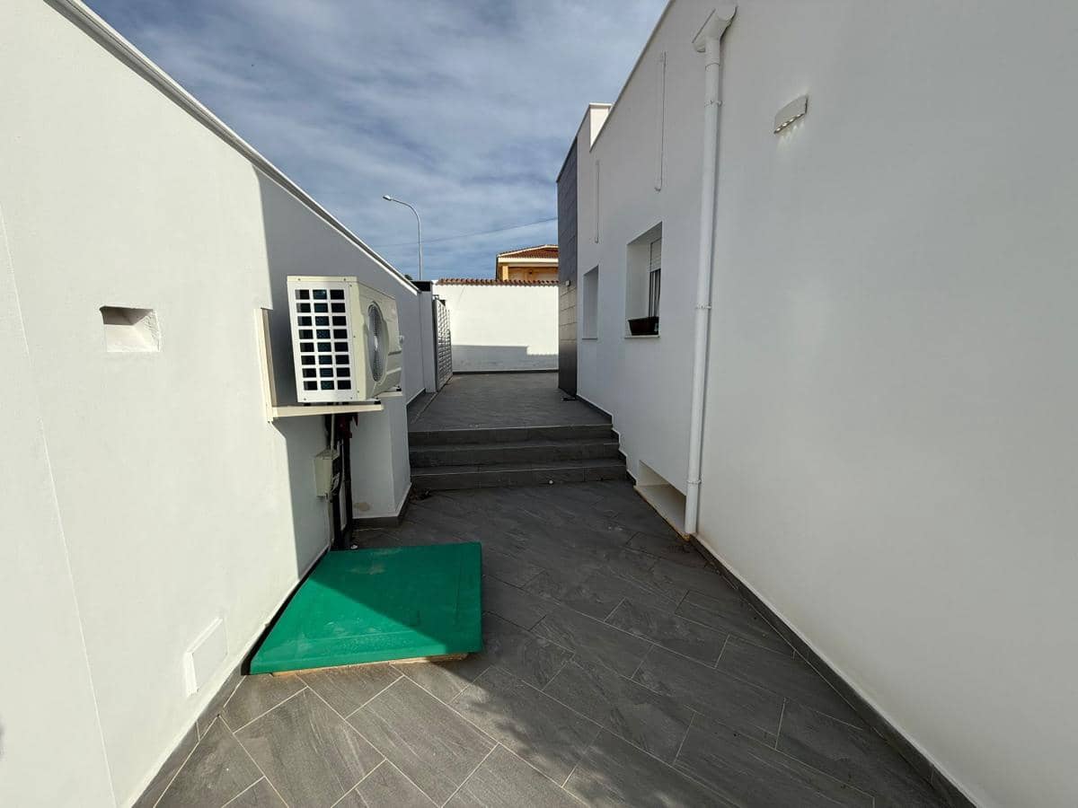 5 bedroom Villa for sale in Ciudad Quesada with pool - € 498,000 (Ref: 9479424)