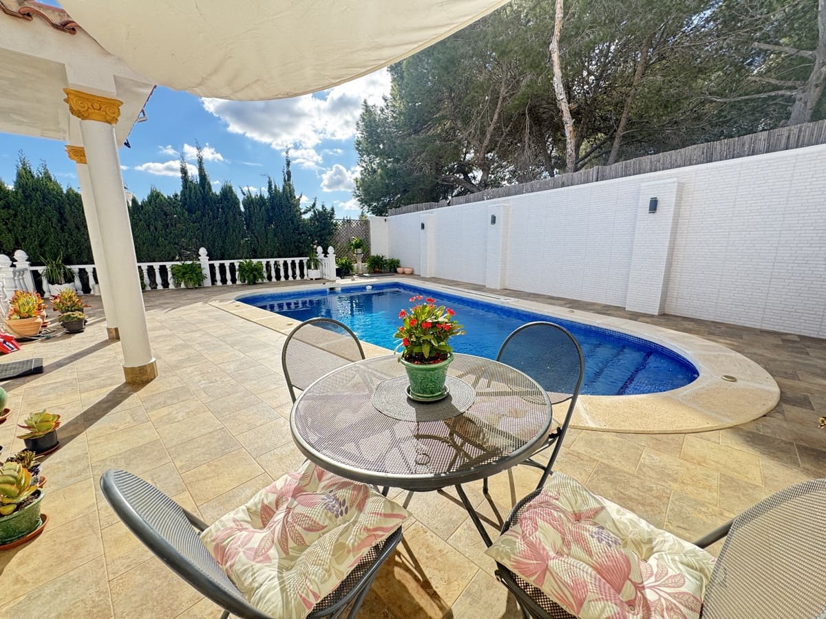 3 bedroom Villa for sale in Villamartin - € 375,000 (Ref: 9479432)