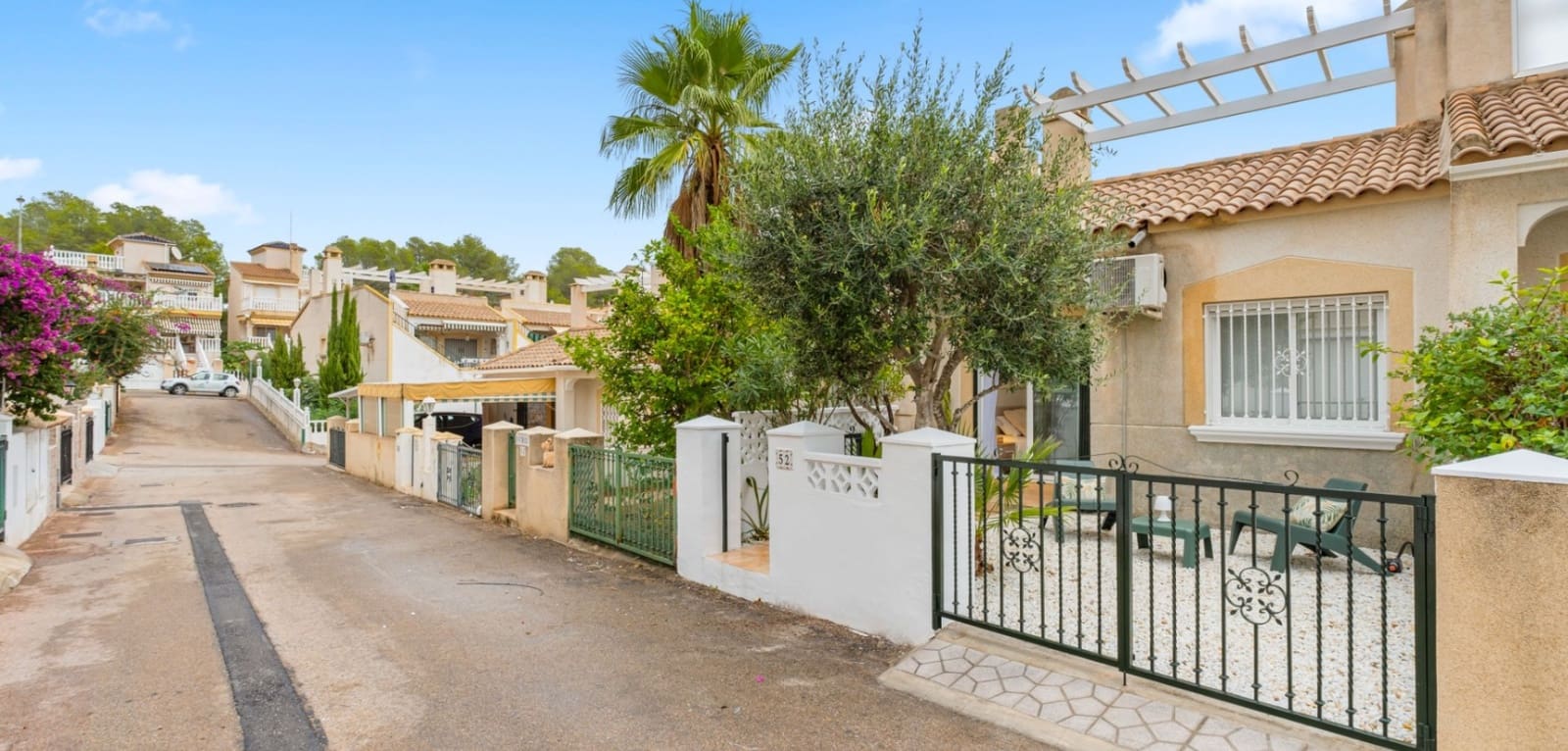 2 bedroom Townhouse for sale in Orihuela Costa with pool - € 197,000 (Ref: 9479436)