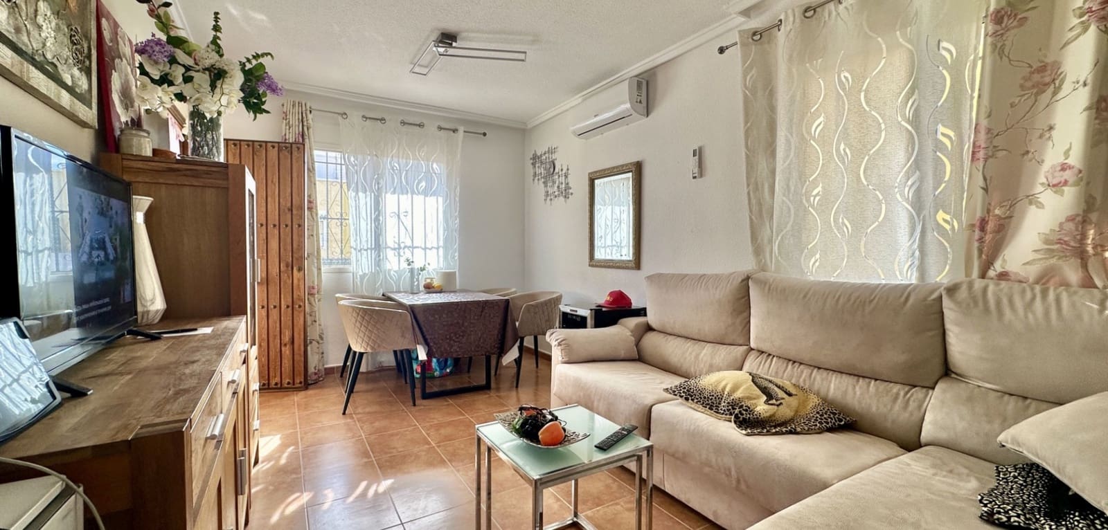 3 bedroom Villa for sale in Orihuela Costa with pool - € 185,000 (Ref: 9479439)