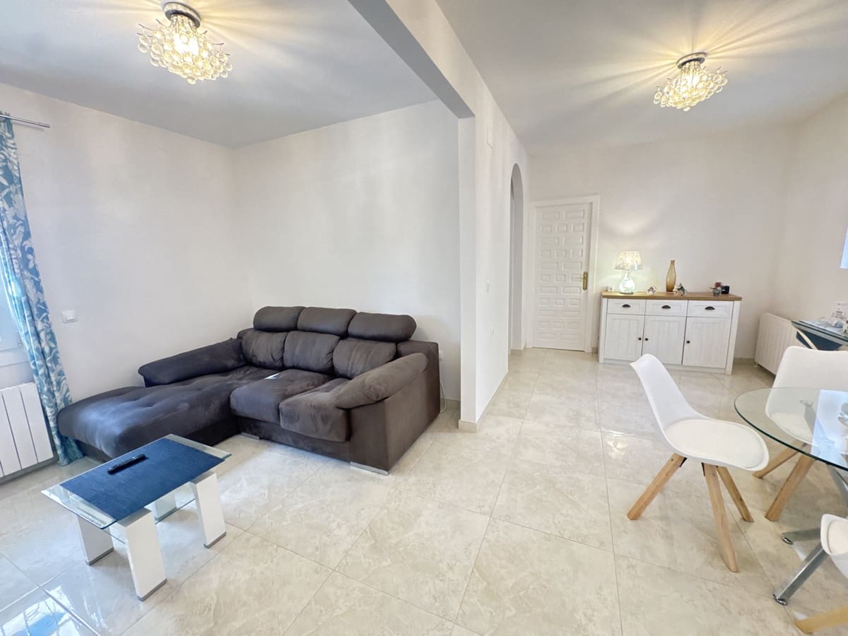 3 bedroom Villa for sale in Villamartin - € 375,000 (Ref: 9519655)