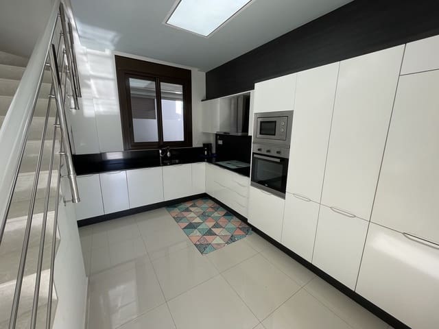 2 bedroom Townhouse for sale in Villamartin, Orihuela with pool - € 299,000 (Ref: 9519707)