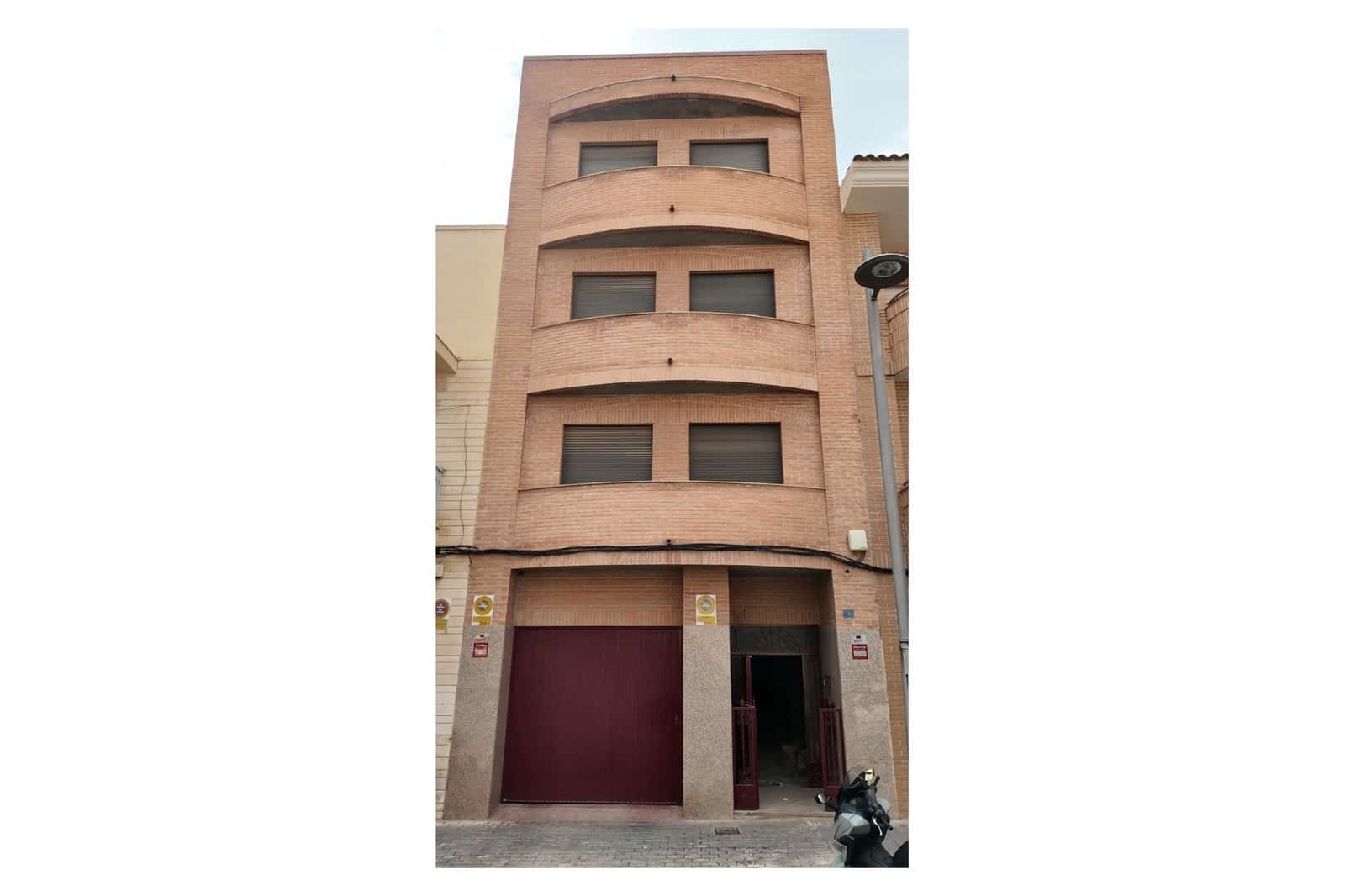 Local Comercial de 4 habitaciones en San Vicente / Sant Vicent del Raspeig en venta con garaje - 470.000 € (Ref: 9563390)