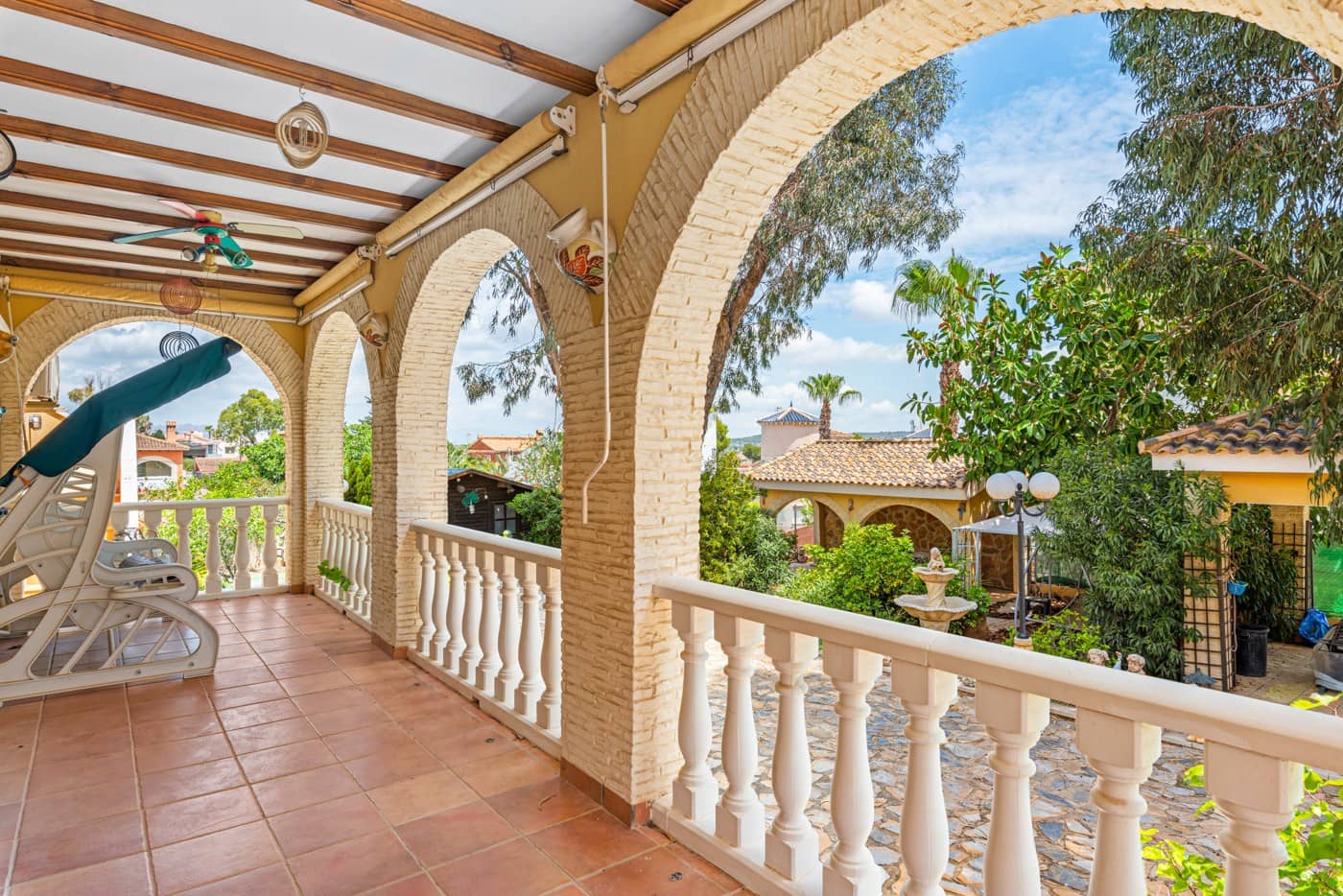 4 bedroom Villa for sale in Jacarilla - € 350,000 (Ref: 9563473)