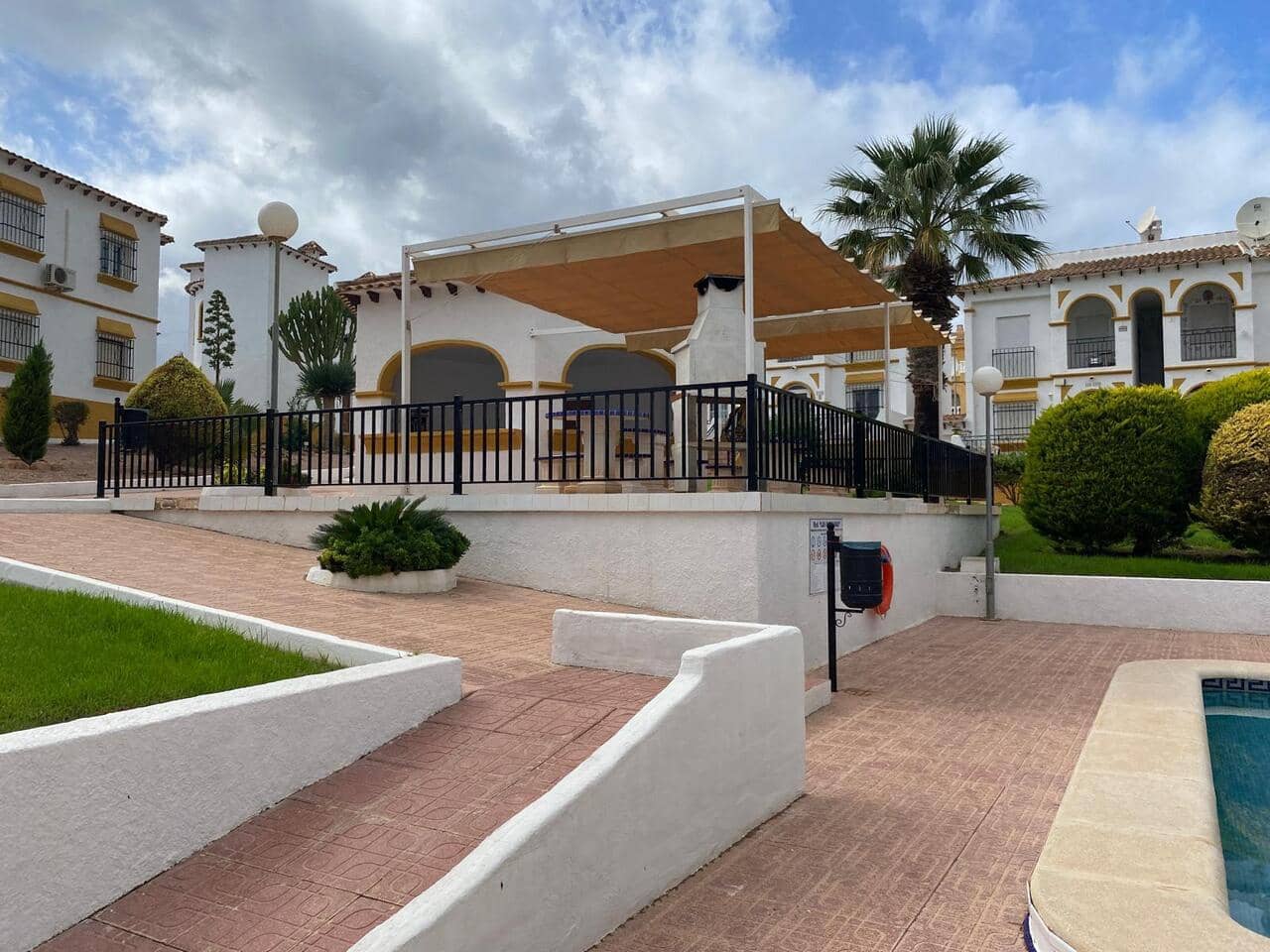 1 Zimmer Apartment zu verkaufen in Villamartin mit Pool - 115.000 € (Ref: 9563525)