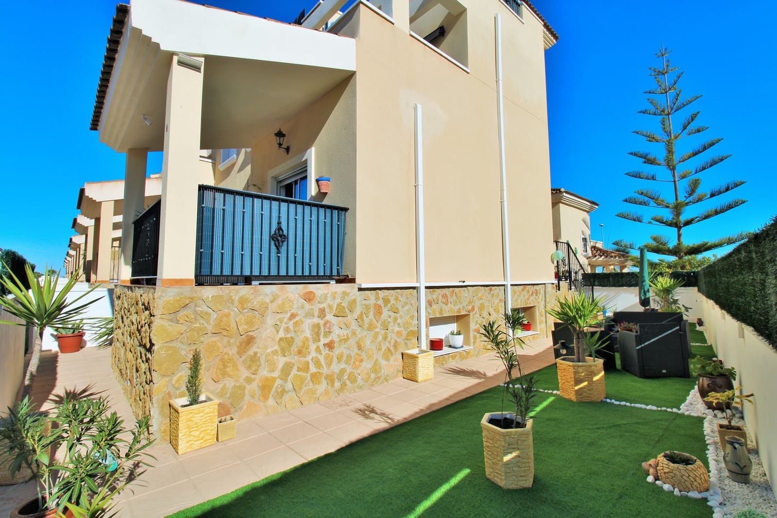 4 bedroom Townhouse for sale in San Miguel de Salinas - € 239,995 (Ref: 9563545)