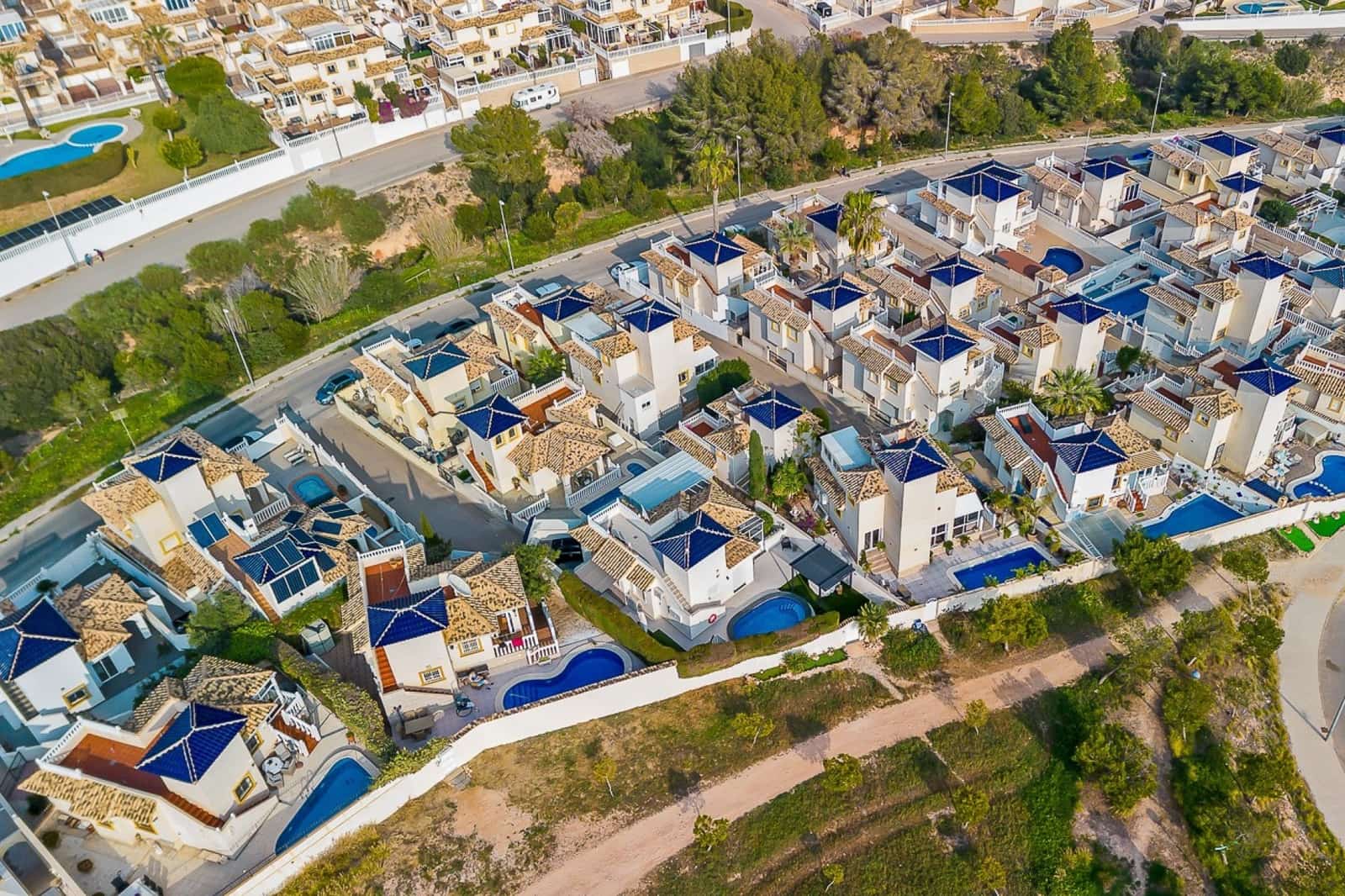 4 quarto Moradia para venda em Orihuela Costa com piscina - 399 000 € (Ref: 9573117)