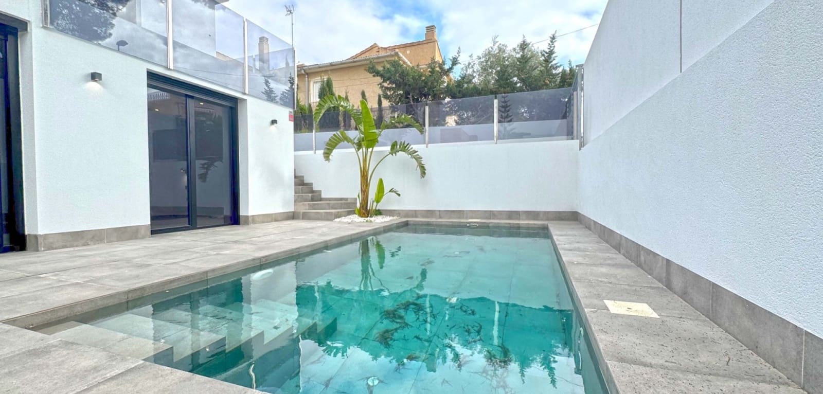 4 soveværelse Villa til salg i Torrevieja med swimmingpool garage - € 495.000 (Ref: 9573146)