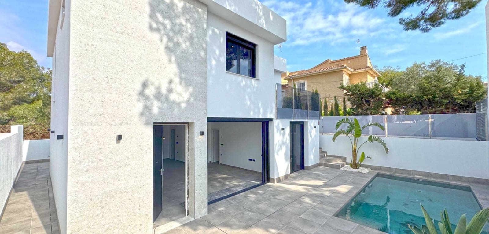 4 soveværelse Villa til salg i Torrevieja med swimmingpool garage - € 495.000 (Ref: 9573146)