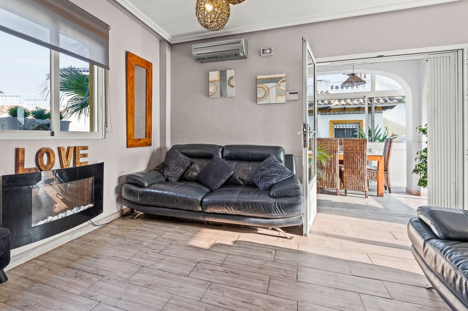 4 makuuhuone Huvila myytävänä paikassa Orihuela Costa mukana uima-altaan - 399 000 € (Ref: 9577687)