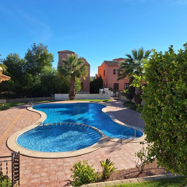 3 quarto Moradia para venda em San Miguel de Salinas com piscina - 259 900 € (Ref: 9577874)