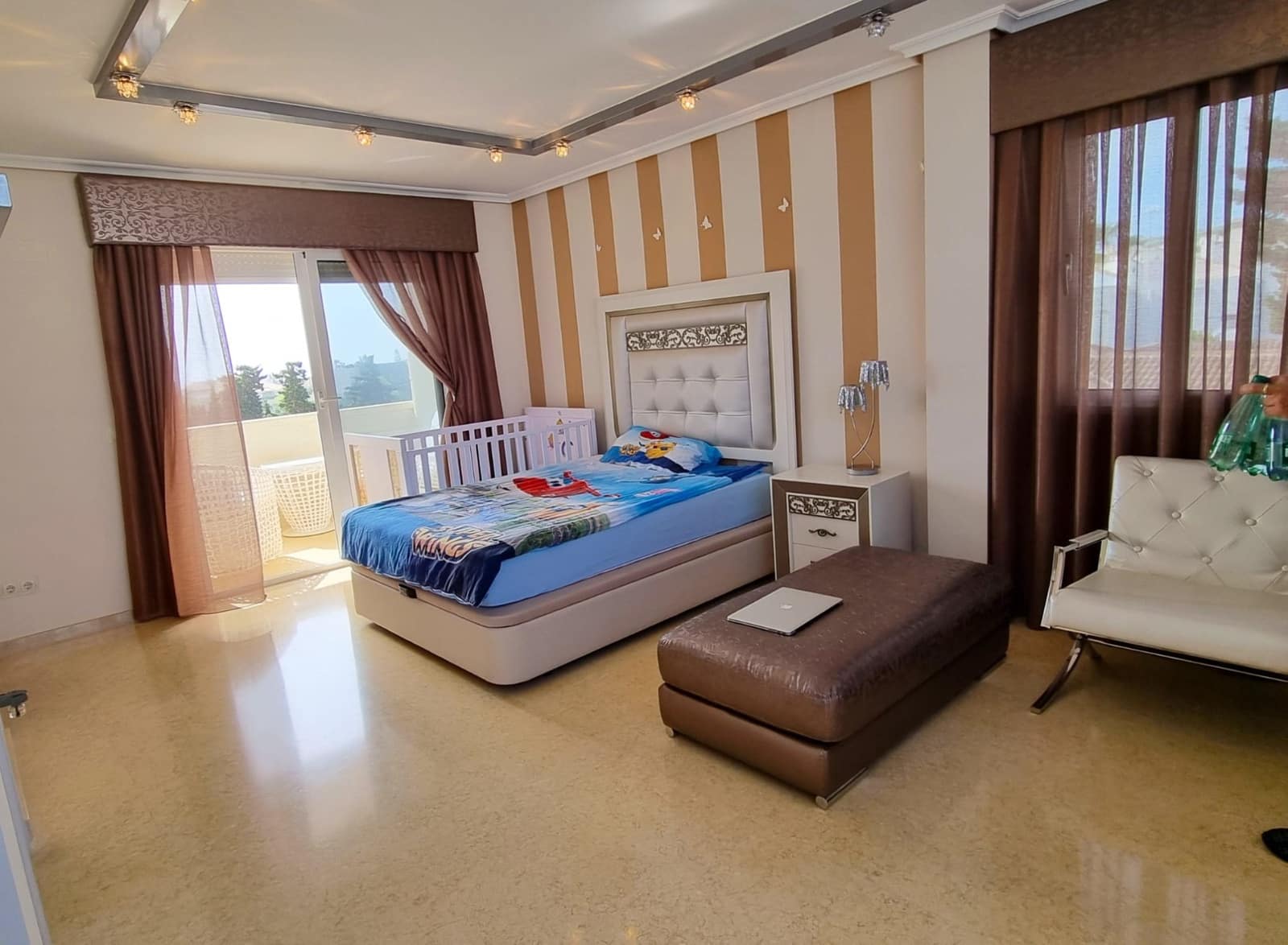 5 sypialnia Willa na sprzedaż w Torrevieja z basenem - 1 170 000 € (Ref: 9577888)