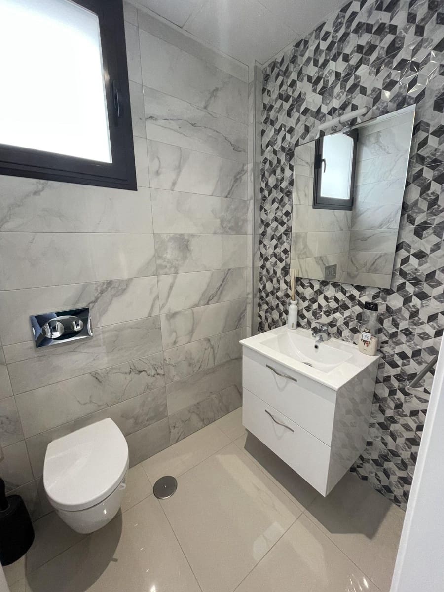 2 makuuhuone Omakotitalo myytävänä paikassa Villamartin mukana uima-altaan - 299 000 € (Ref: 9577941)