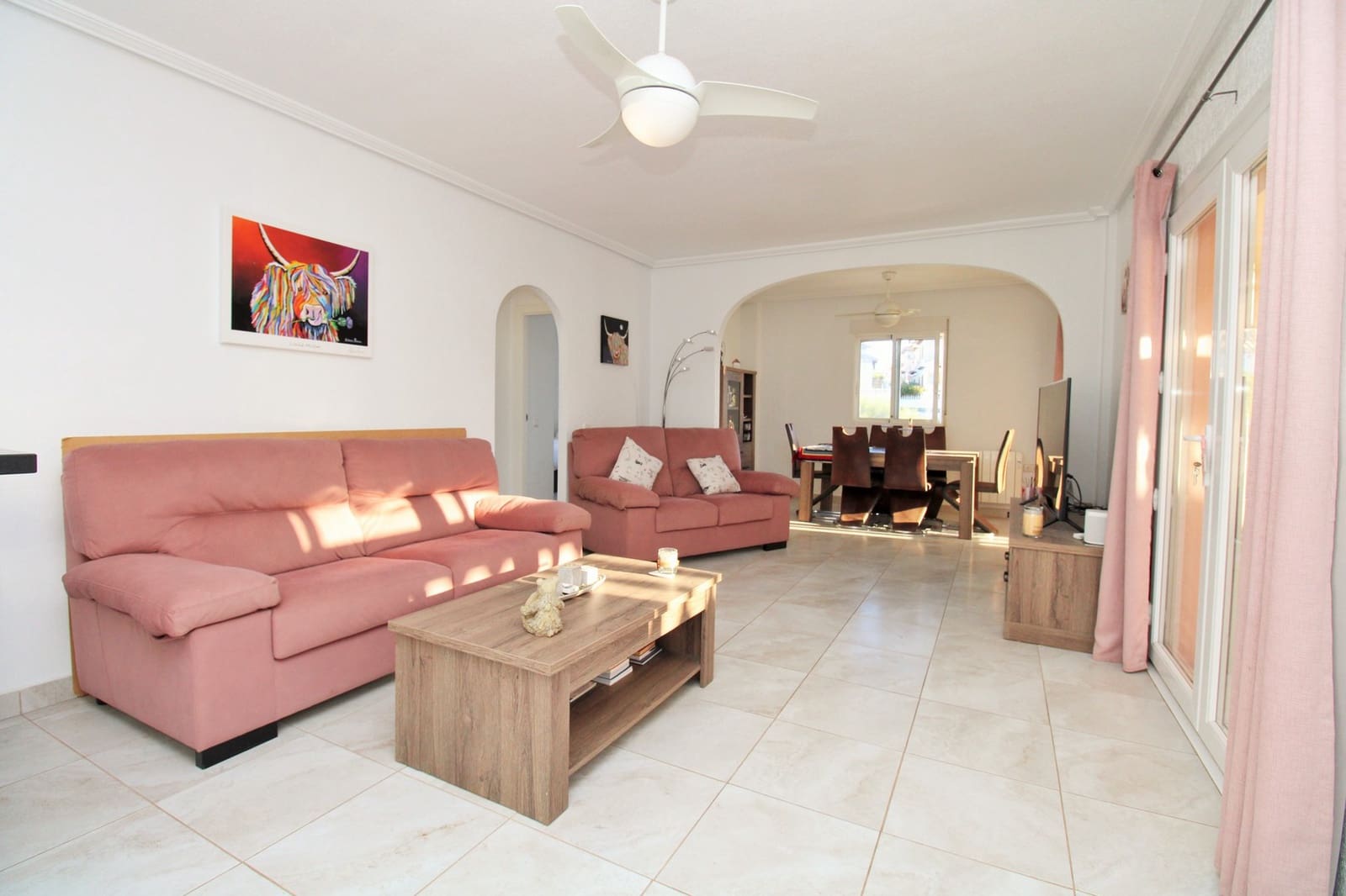 Chalet de 4 habitaciones en Playa Flamenca en venta - 399.950 € (Ref: 9577955)