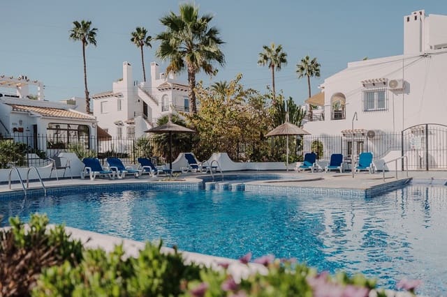 3 makuuhuone Omakotitalo myytävänä paikassa Villamartin, Orihuela mukana uima-altaan - 299 000 € (Ref: 9577991)