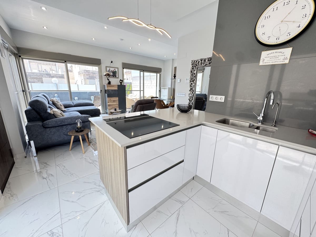 4 soveværelse Villa til salg i Villamartin - € 450.000 (Ref: 9593486)