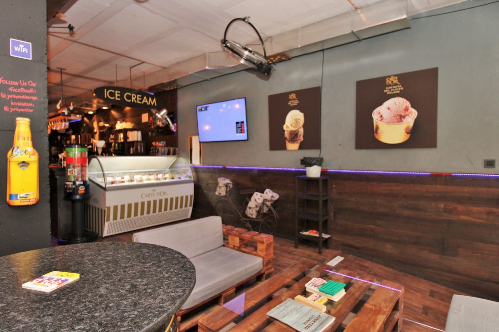 Comercial para venda em Villamartin - 299 000 € (Ref: 9593650)