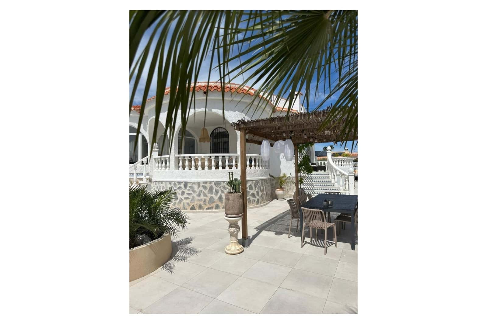 3 sypialnia Willa na sprzedaż w Torrevieja z basenem garażem - 645 000 € (Ref: 9593676)