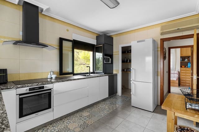 5 chambre Villa/Maison à vendre à Alicante ville avec piscine garage - 940 000 € (Ref: 9593683)