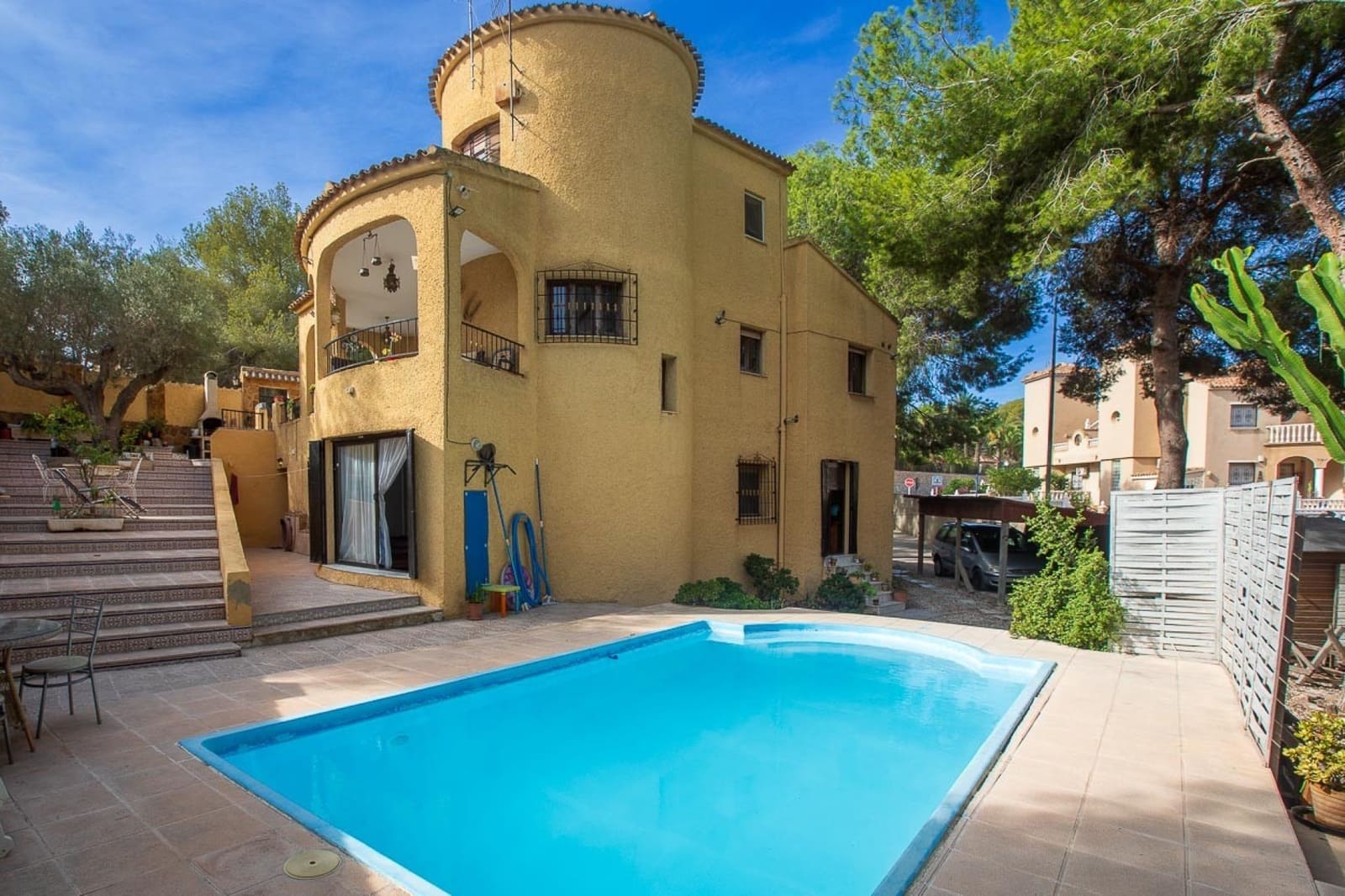 6 soveværelse Villa til salg i Villamartin med swimmingpool garage - € 450.000 (Ref: 9593706)