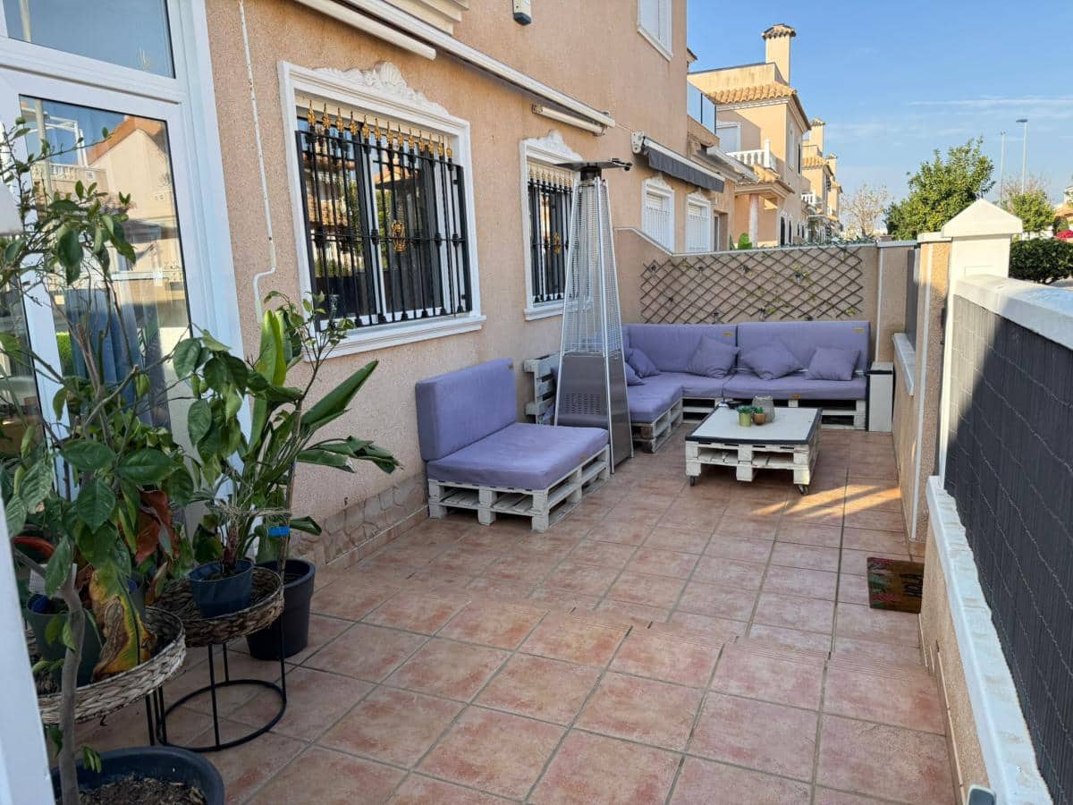 2 slaapkamer Halfvrijstaande villa te koop in Torre de la Horadada met zwembad - € 254.900 (Ref: 9594005)