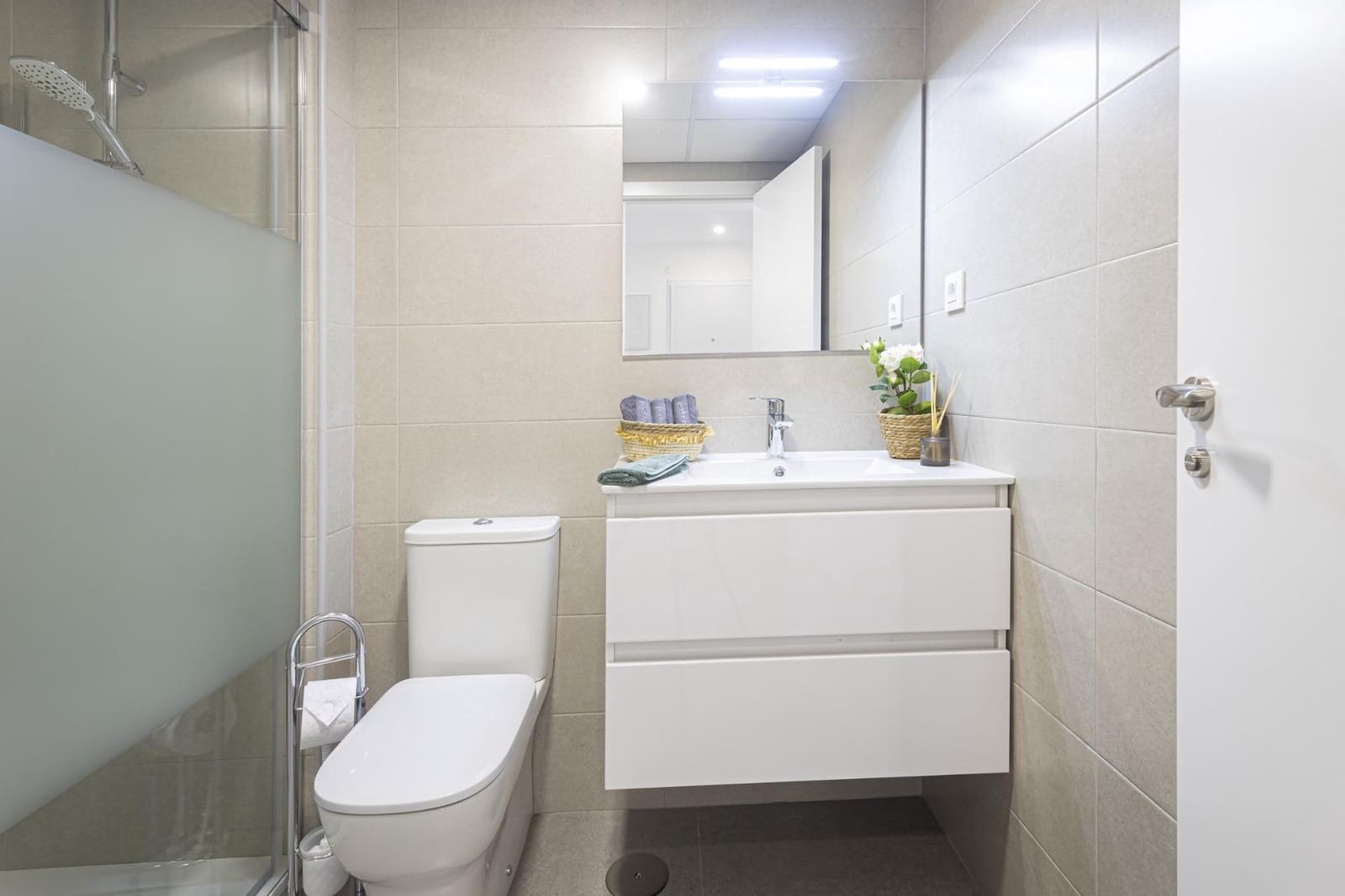 2 soveværelse Lejlighed til salg i La Manga del Mar Menor med swimmingpool - € 213.259 (Ref: 9612451)