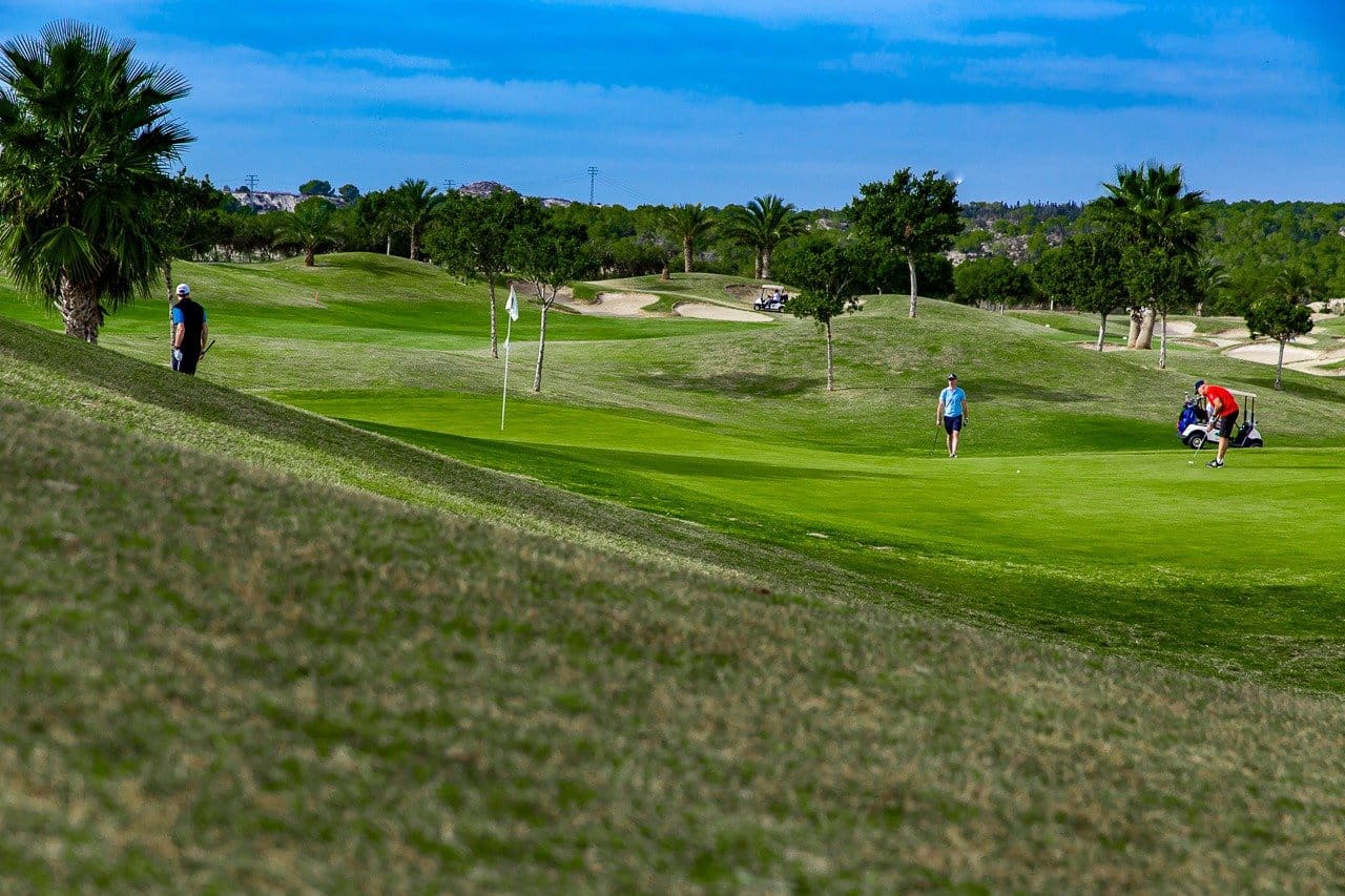 2 slaapkamer Bungalow te koop in Vistabella met zwembad garage - € 299.900 (Ref: 9612624)