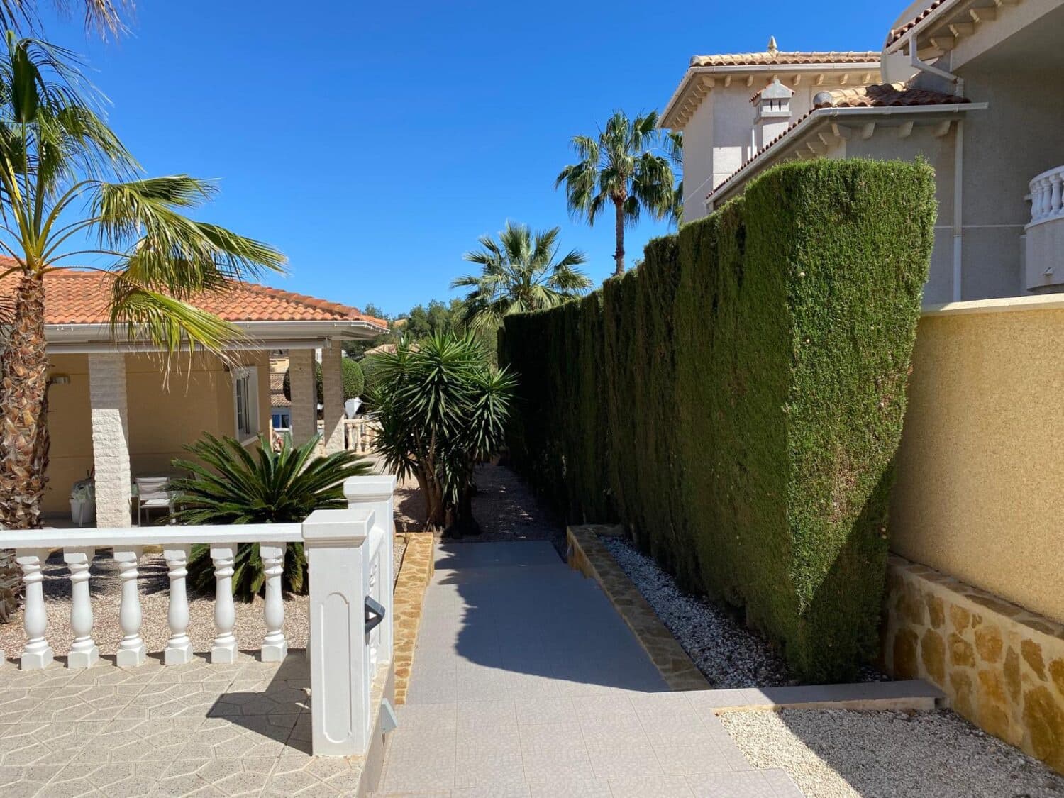 4 bedroom Villa for sale in Villamartin - € 550,000 (Ref: 9612702)