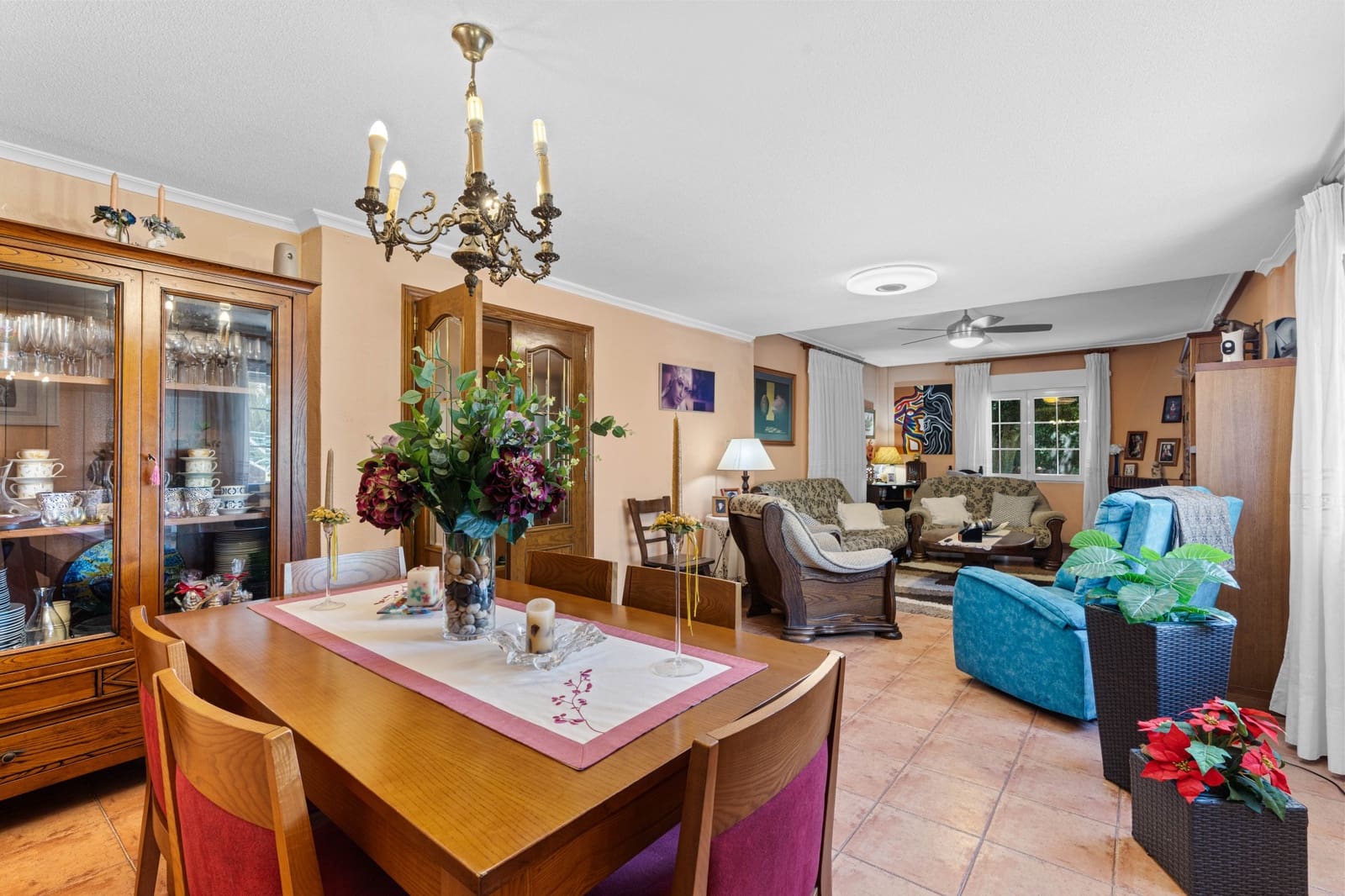 8 soveværelse Villa til salg i El Altet med garage - € 679.000 (Ref: 9612717)