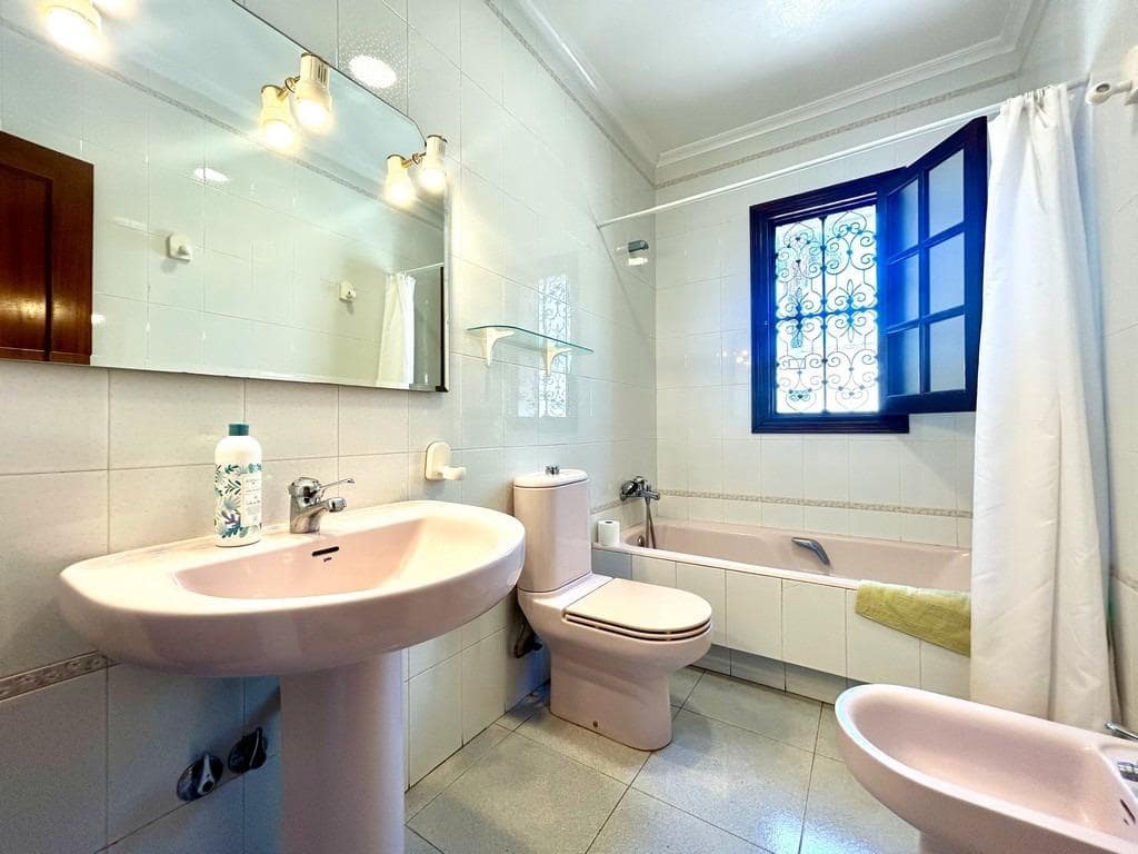 4 soveværelse Villa til salg i Orihuela Costa med swimmingpool - € 585.000 (Ref: 9612761)