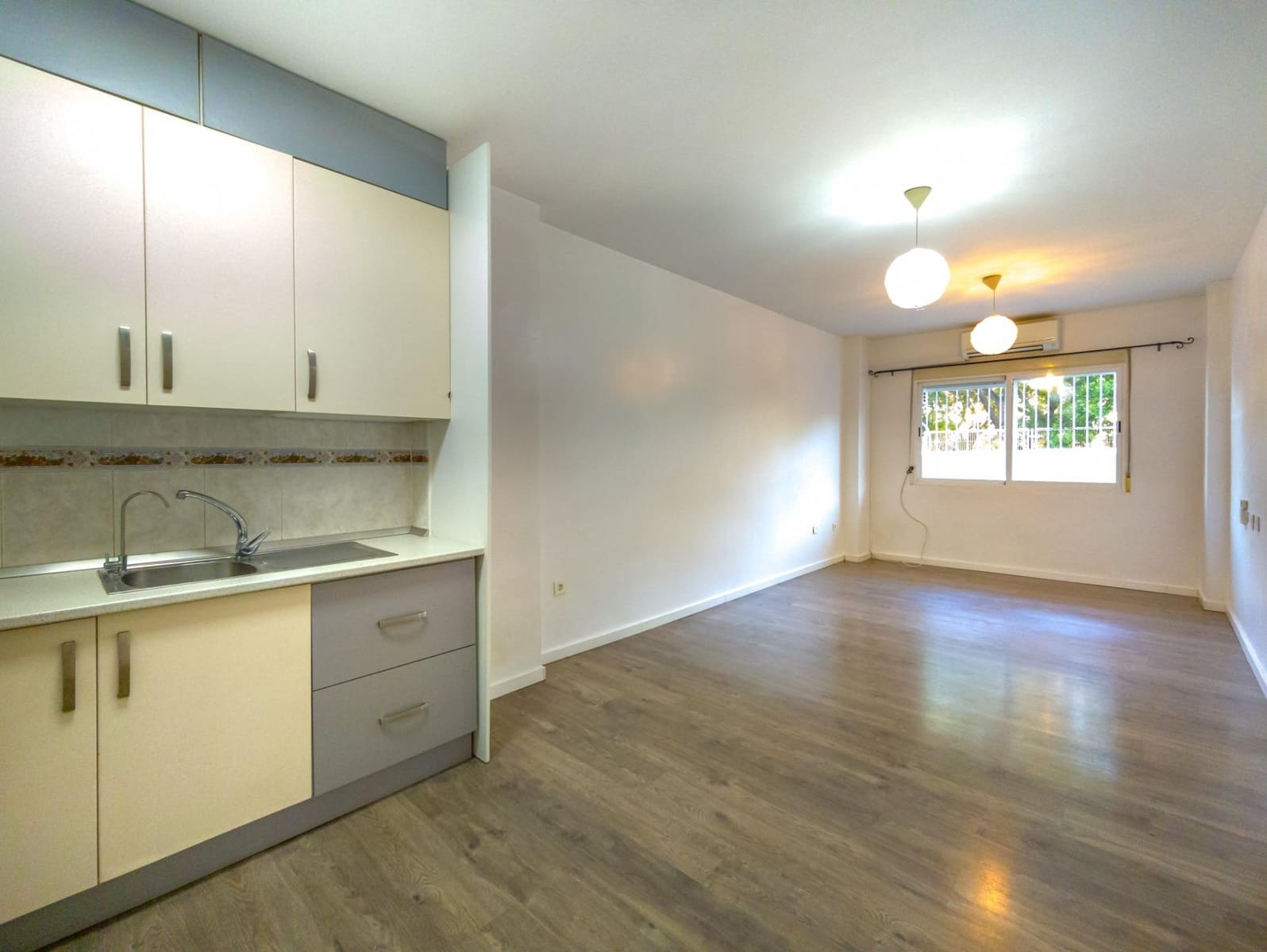 3 bedroom Apartment for sale in Torrevieja - € 155,000 (Ref: 9612840)