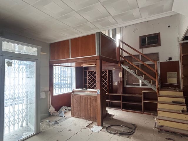 1 bedroom Commercial for sale in Jacarilla - € 165,000 (Ref: 9612862)