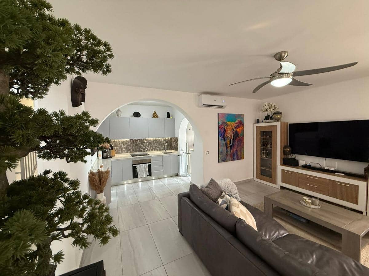 5 makuuhuone Huvila myytävänä paikassa Ciudad Quesada mukana uima-altaan - 498 000 € (Ref: 9612920)