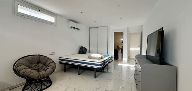 5 bedroom Villa for sale in Rojales with pool - € 498,000 (Ref: 9612991)