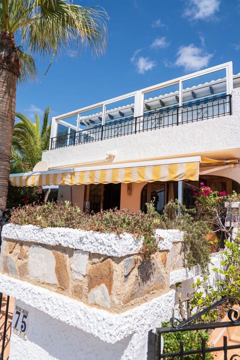 2 bedroom Flat for sale in Cabo Roig with pool garage - € 425,000 (Ref: 9613005)