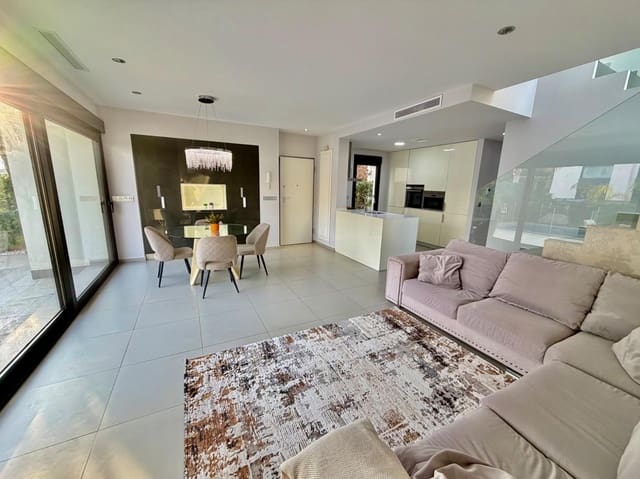 3 bedroom Villa for sale in Rojales with garage - € 459,000 (Ref: 9613021)