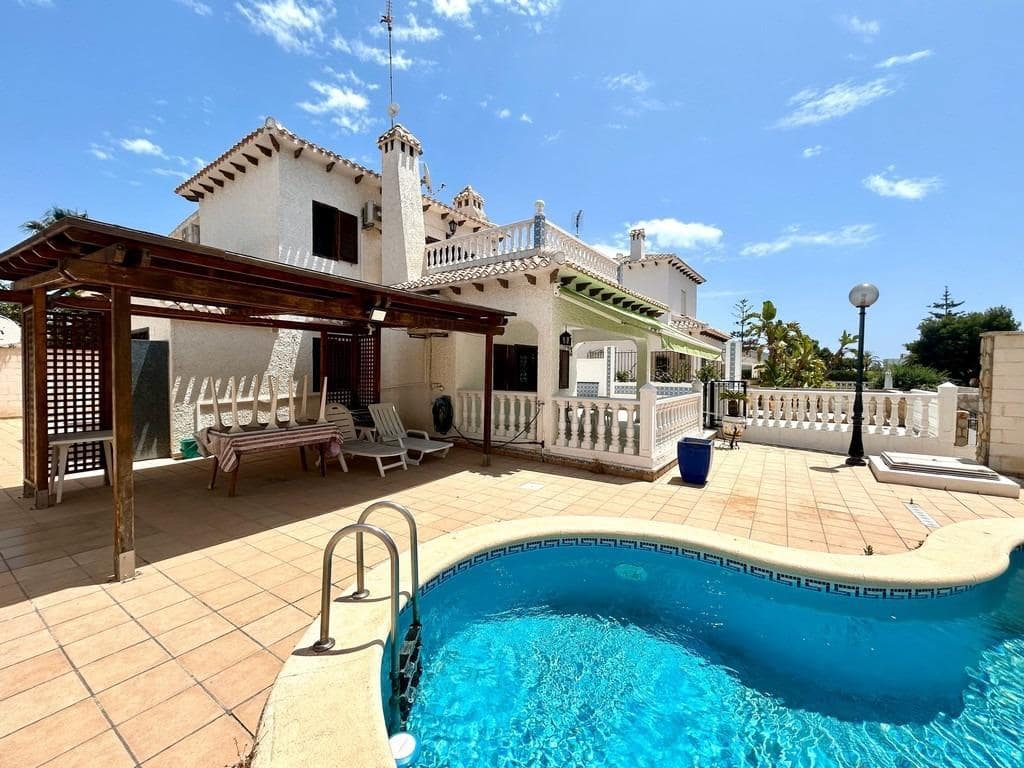 4 chambre Villa/Maison à vendre à Orihuela Costa avec piscine - 585 000 € (Ref: 9655222)