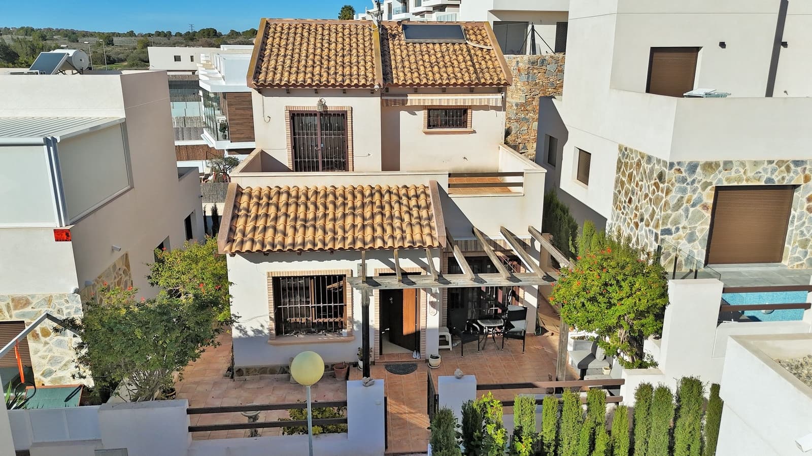 2 bedroom Villa for sale in Villamartin - € 259,000 (Ref: 9655261)